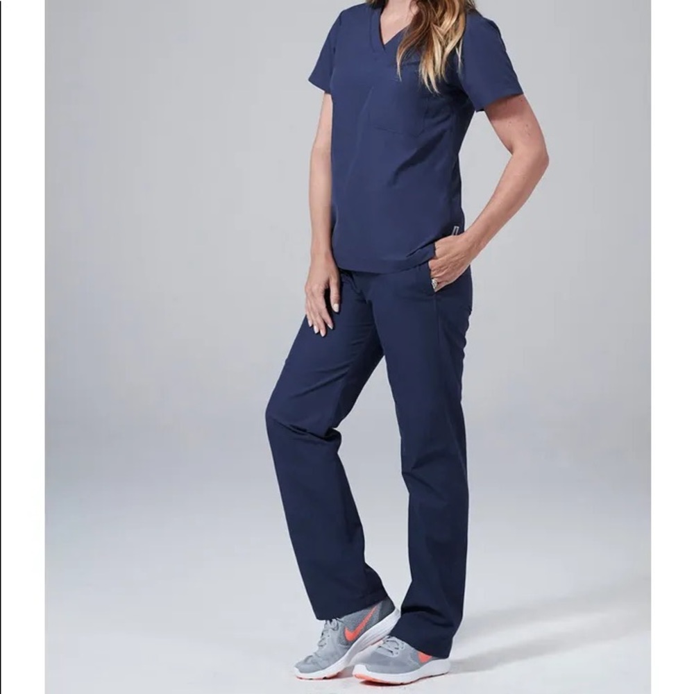 Medelita Classic Fit Women’s Scrubs | Size Small